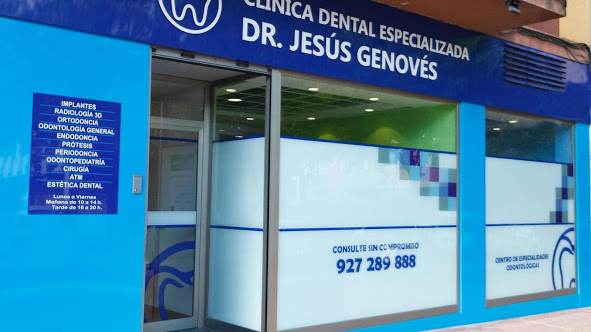 Clínica Dental Especializada Dr. Jesús Genovés entrada